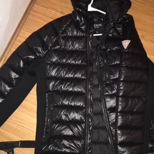 Brand new never worn, guess puffer jacket, size small but fits medium